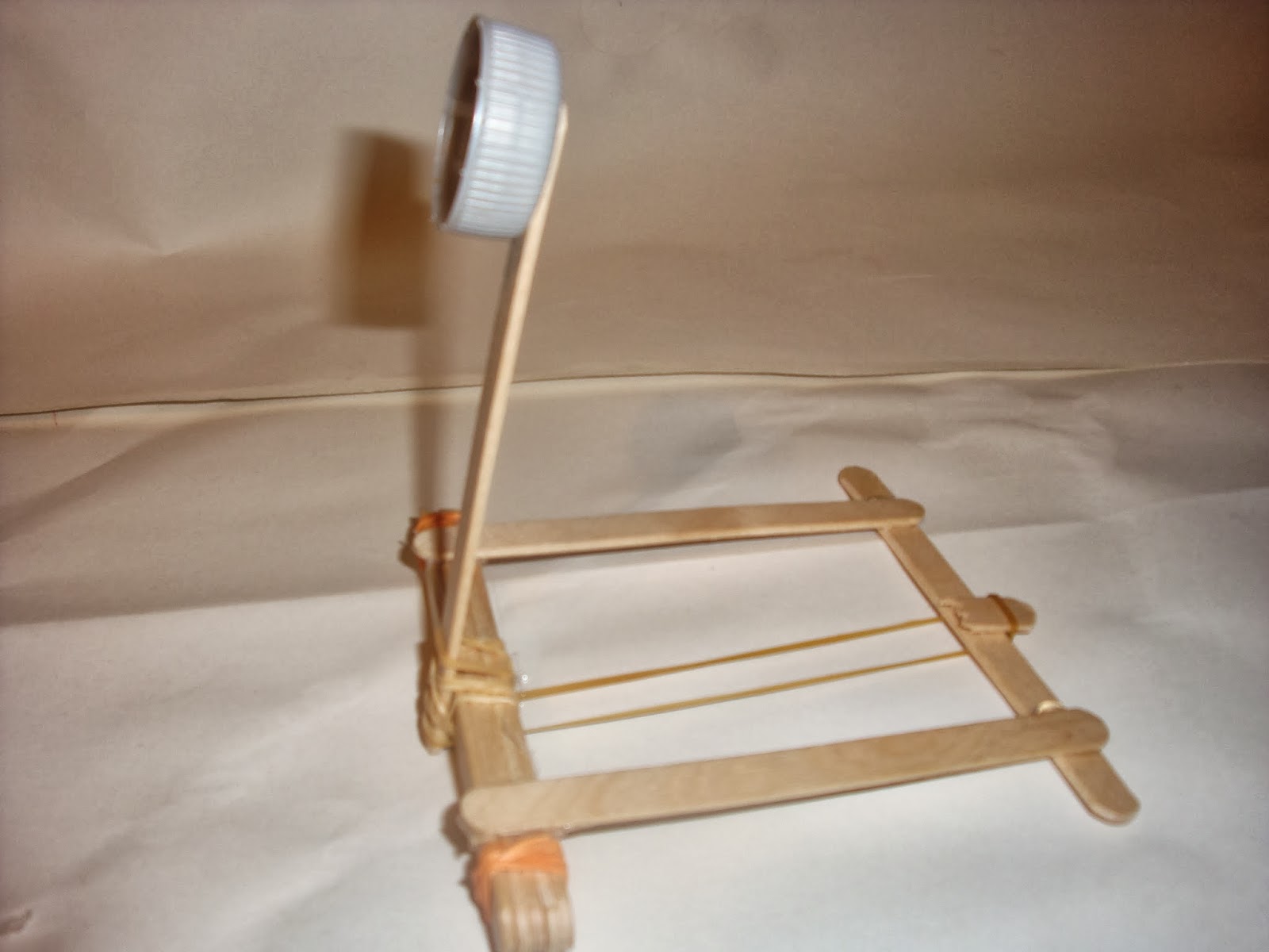 Projects and crafts for boys Making a catapult