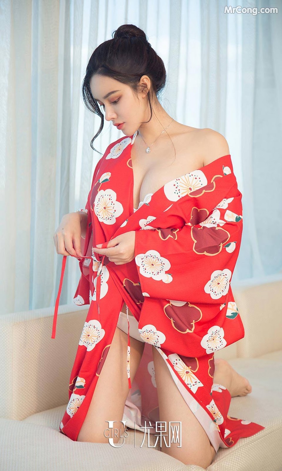 UGIRLS - Ai You Wu App No.1350: Model Jin Zi Xin (金 梓 馨) (35 photos)