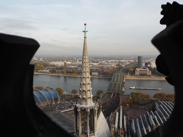 Mann Springt Vom Kölner Dom Video