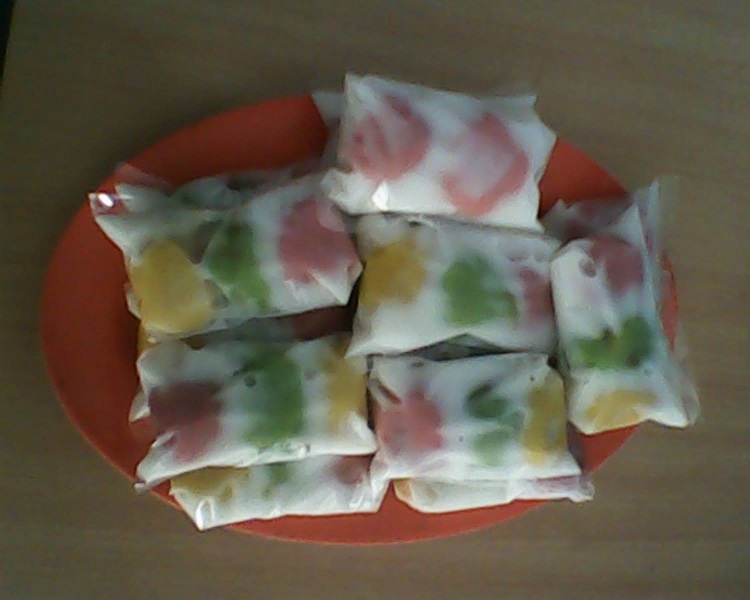 Cara Membuat Kue Putri Mandi Bungkus Plastik