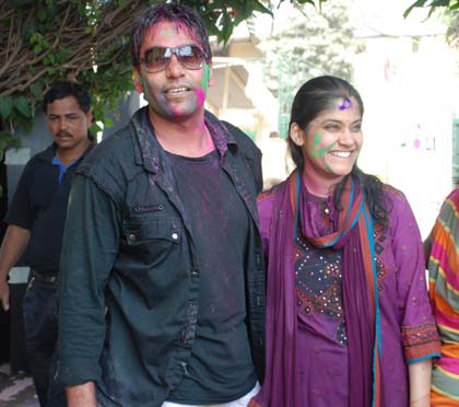 Bollywood Actor Ashutosh Rana & Wife Actress Renuka Shahane Family Photos | Real-Life Photos