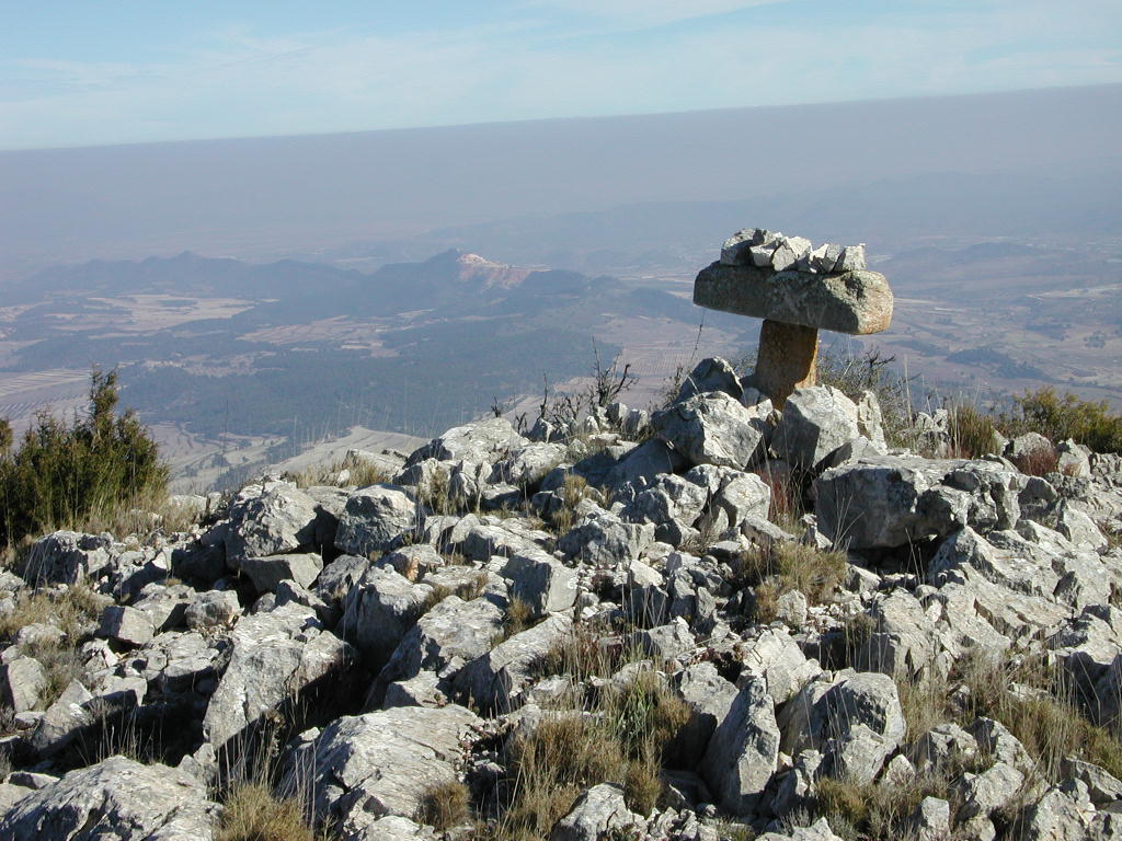 La cueva de Mayrena La cima del Cerro Gordo