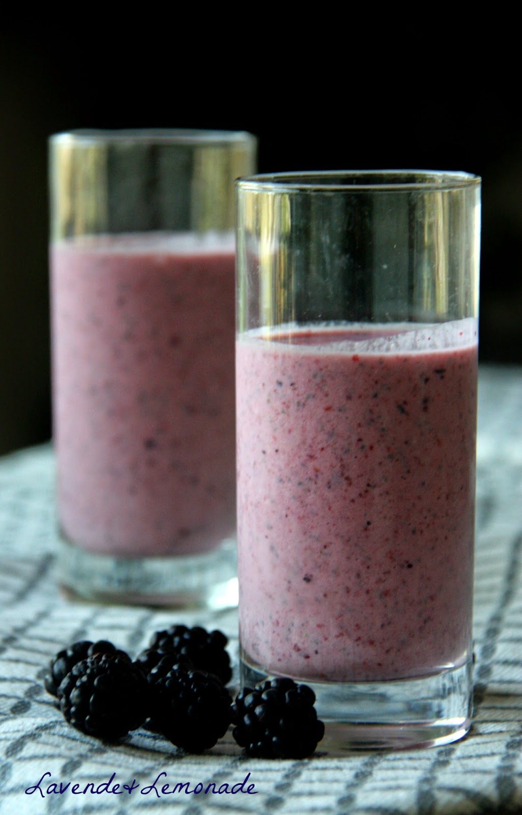 Dark Berry Chia Smoothie - a refreshing burst of antioxidants!