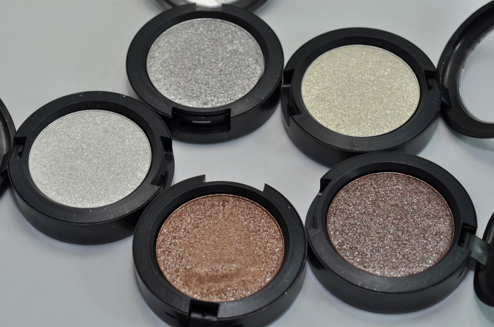 MAC Pressed Pigment Swatches, Review The Shades Of U