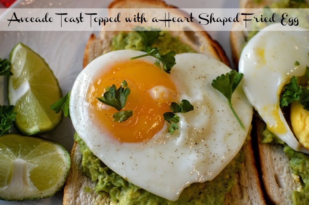 , Avocado Toast Topped with a Heart Shaped Egg {Valentine&#8217;s Recipe}