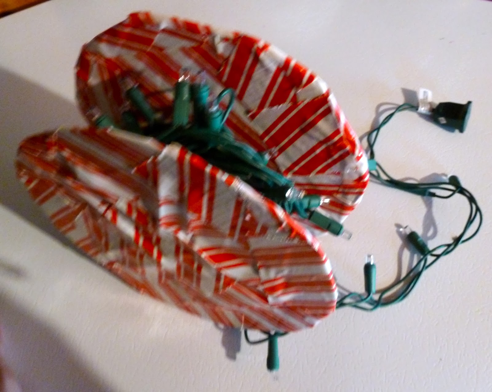 Make it easy crafts: Recycled cardboard light string spool