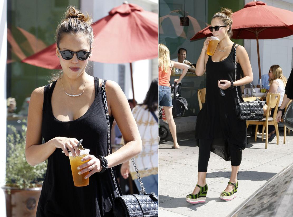 RAIMU MENGKONO: Jessica Alba at Cabbage Patch Restaurant in Beverly Hills