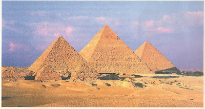 Imagem de pirâmides da Sociedade Egípcia