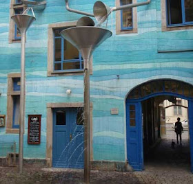 مبنى يصدر صوت موسيقى عند سقوط المطر عليه