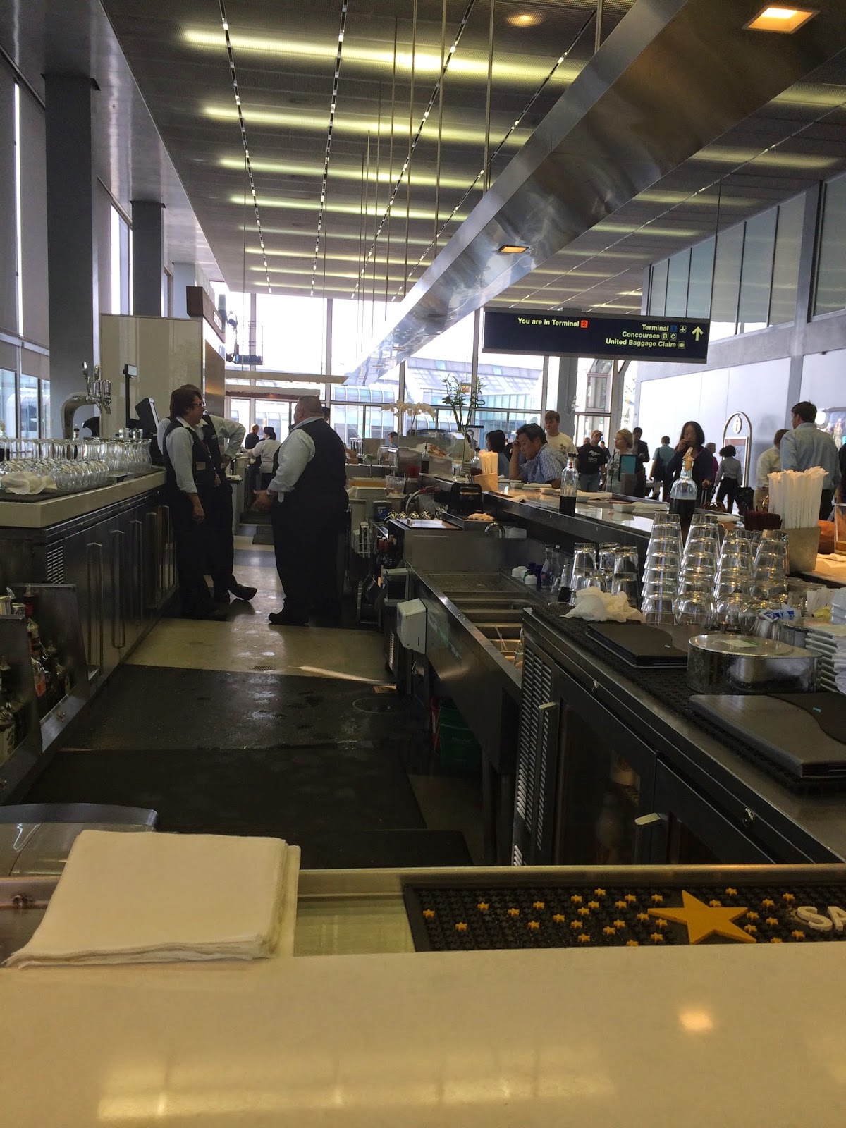 GREAT EATS HAWAII LAYOVER IN CHICAGO O'HARE AIRPORT