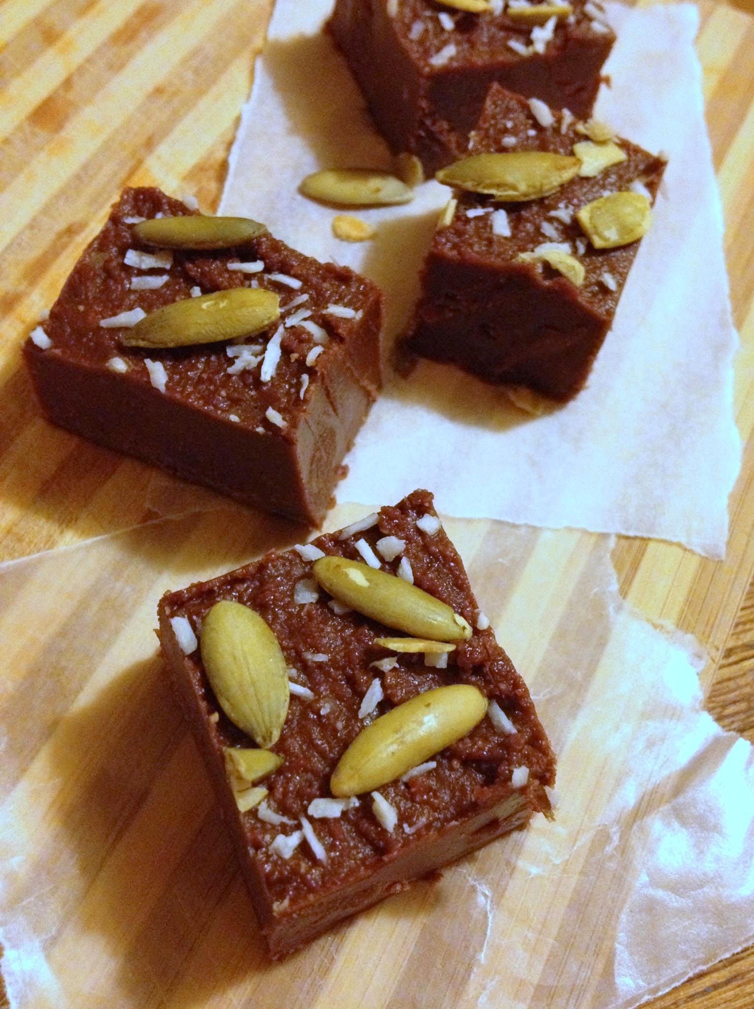 Keep the Peas ALMOND AND CASHEW BUTTER CHOCOLATE FUDGE
