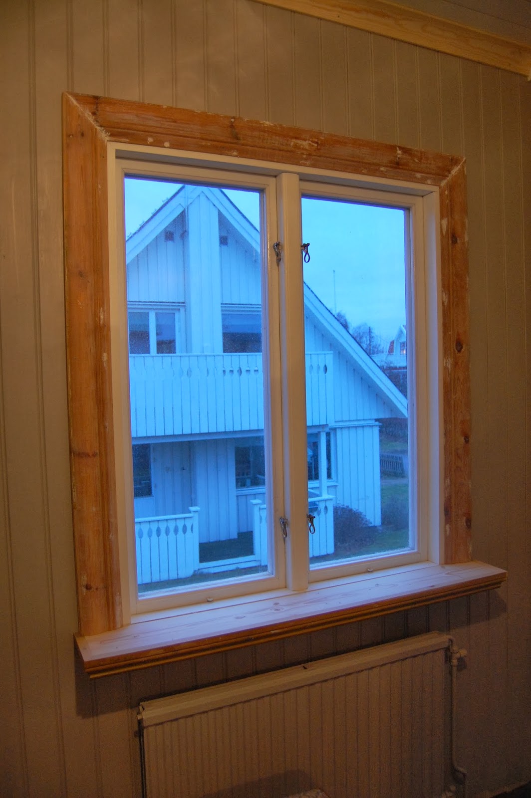 Sommarvägen 4, Öckerö: Fönsterbräda och foder till entrén