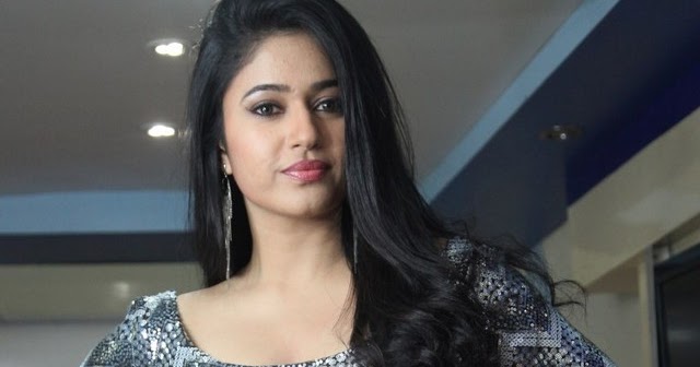 Hot South Indian Actress Wallpapers Poonam Bajwa Latest Hot Pics