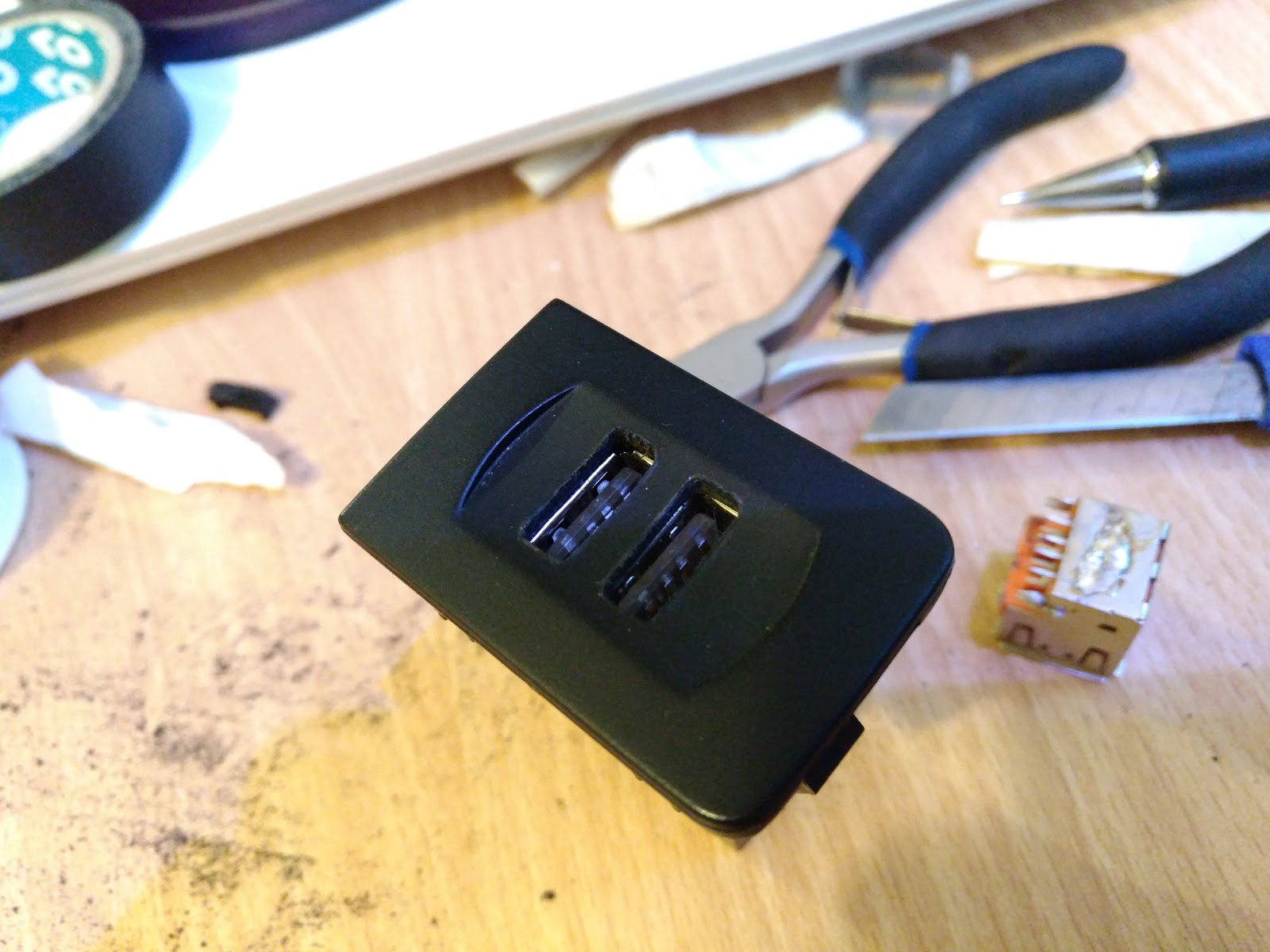 Life Hacks Blog Golf MK4 Adding a USB Port