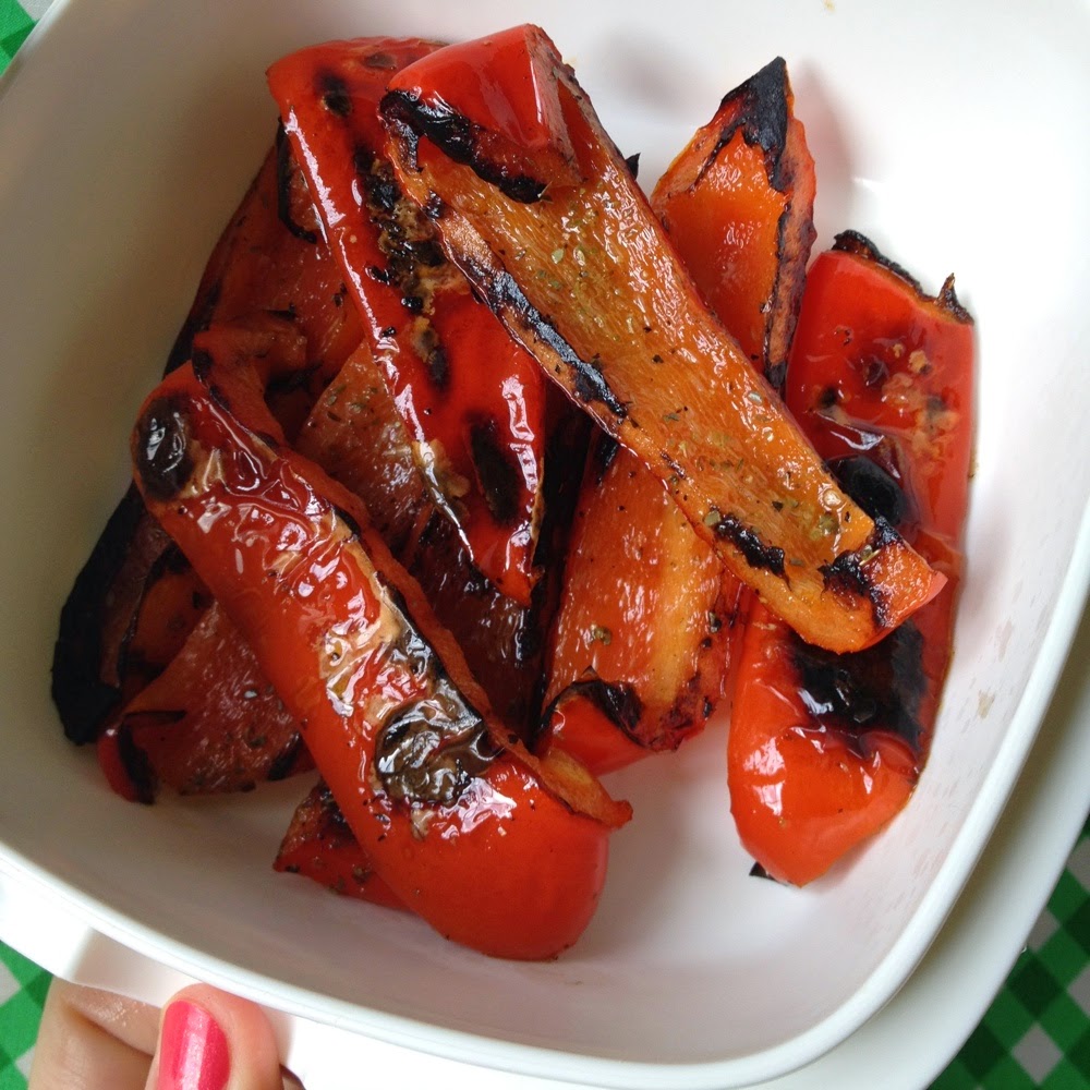 Tallore Toast met guacamole, geroosterde paprika en feta