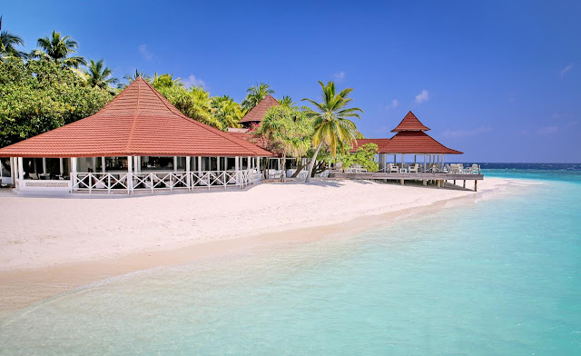 Diamonds Thudufushi Beach and Water Villas Maldives
