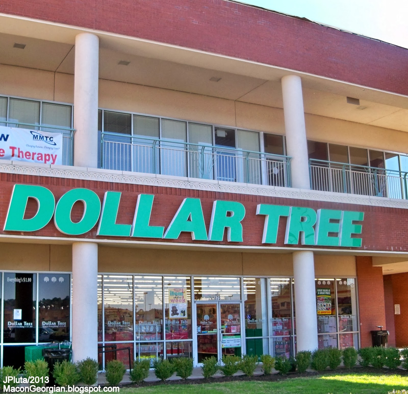 A Dollar Tree Store - dsoxay7