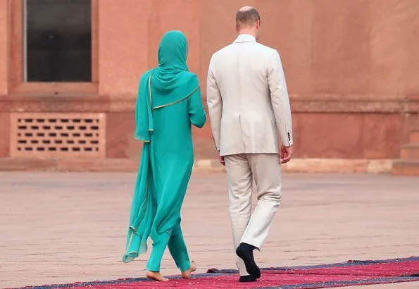 The Duchess wore a Shalwar Kameez by Pakistani textile company Gul Ahmed and a shawl by Maheen Khan