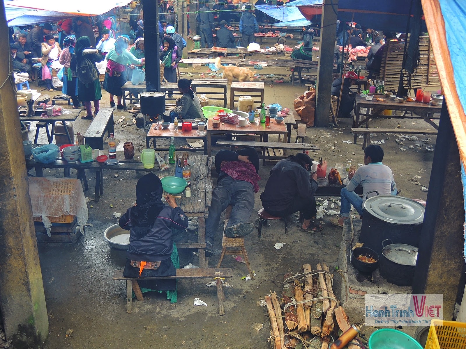 Tham quan chợ lùi Sà Phìn ở Đồng Văn, Hà Giang