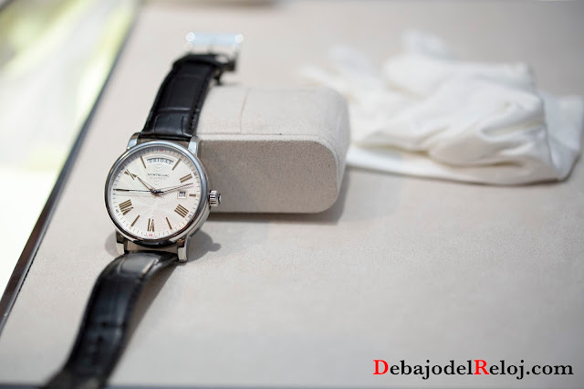 Montblanc 4810 Day-Date Montblanc 4810 Day-Date