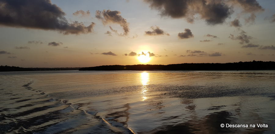 Passeio de barco com pôr do sol: Rio Potengi em Natal | Descansa na Volta
