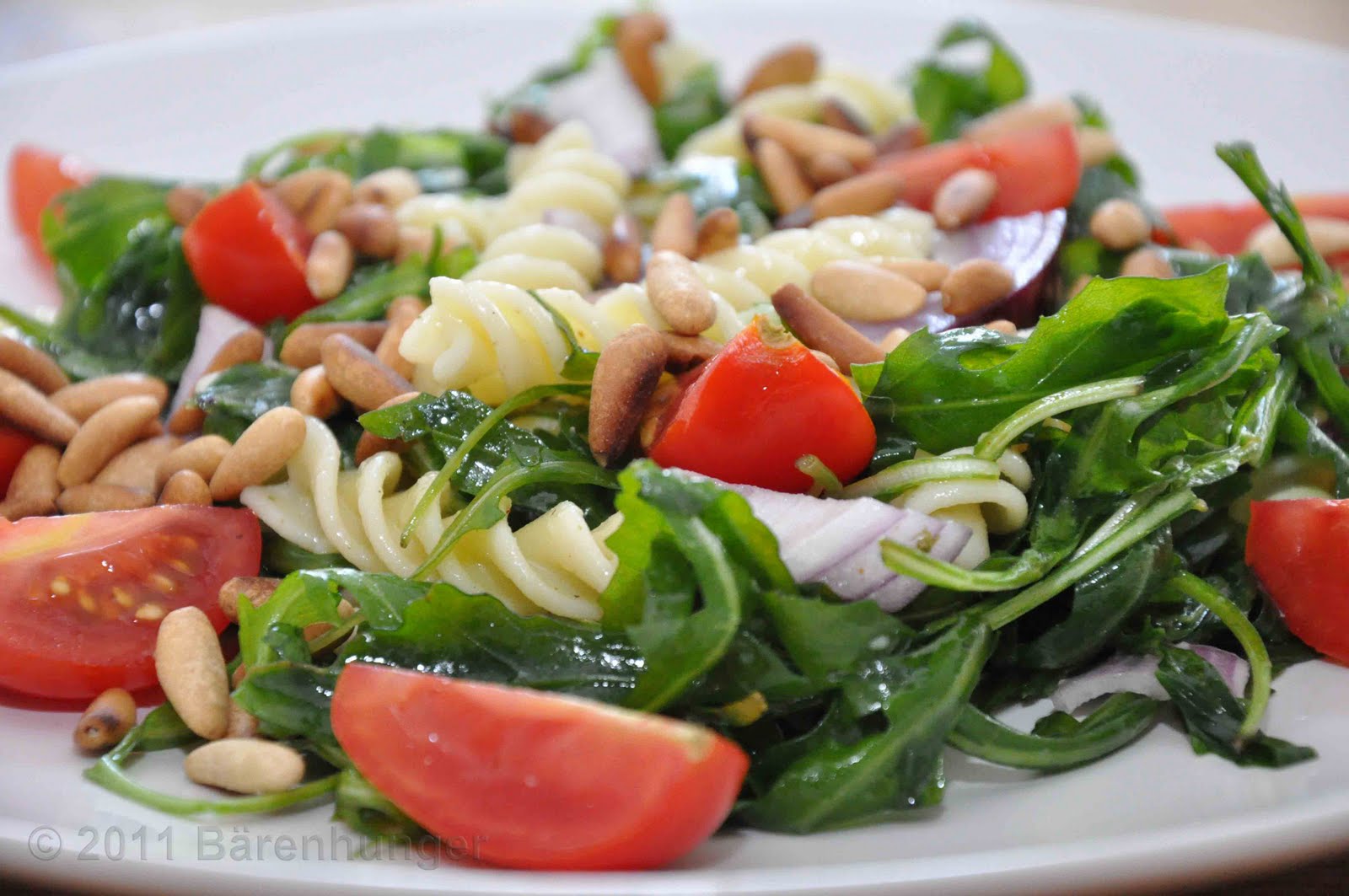 Bärenhunger: Rucola Tomaten Nudel Salat
