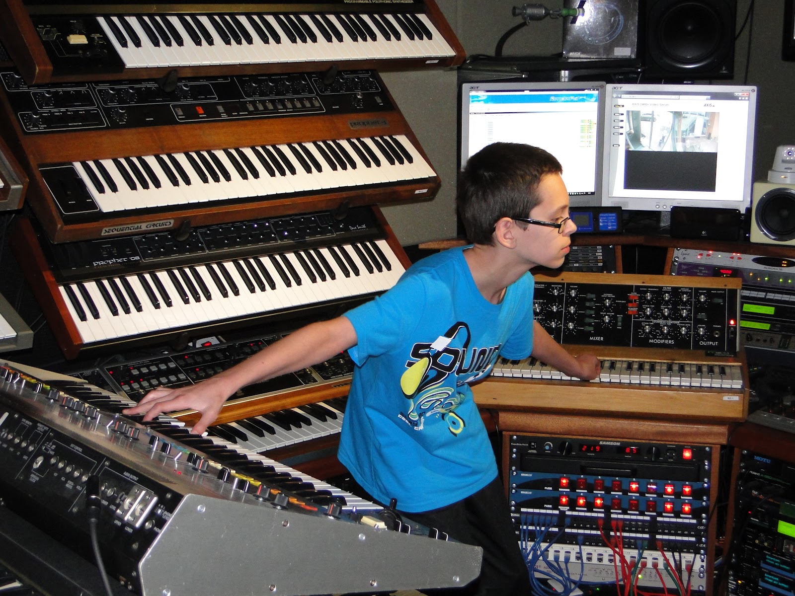 synth keyboard studio jeff synthesizer synthesizers boy nl matrixsynth apollo visits he
