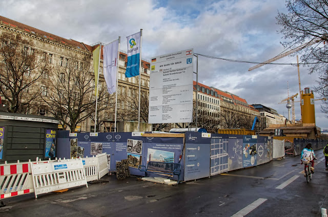 Baustelle Unter den Linden, zwischen Friedrichstraße und Charlottenstraße, 10117 Berlin, 22.12.2013