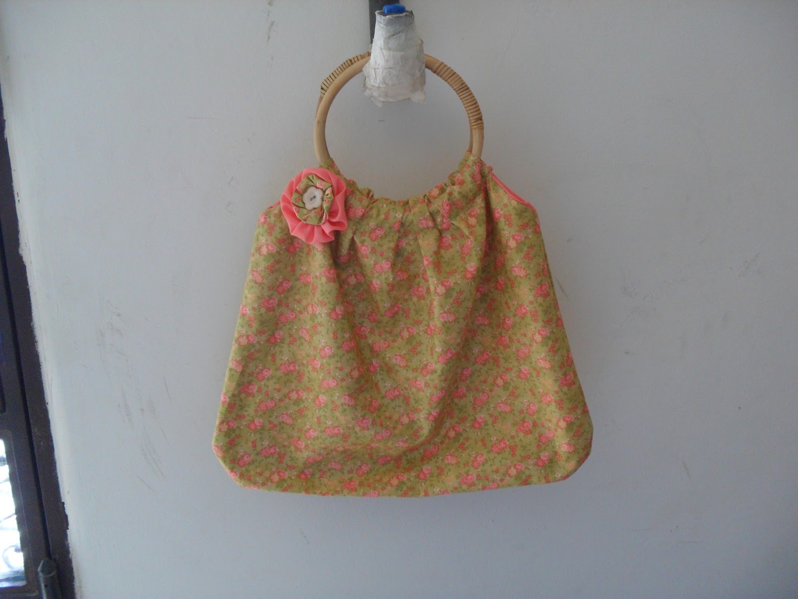 Caprichos De Costura: Bolso Asa madera