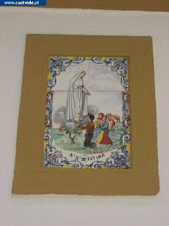 Azulejos e Placas de Pedra de Castelo de Vide, Portugal (Tiles)