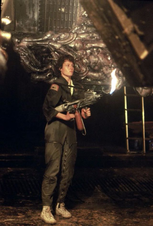 44 Rare and Amazing Color Photographs of Behind the Scenes From the Set