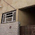 EX-ASSESSOR DOS BOLSONAROS QUE MOVIMENTOU MAIS DE R$ 1,2 MILHÃO NO ANO, MORA EM CASA INACABADA!