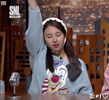 [트와이스마지막] SNL 씹어먹은 쯔위, 채영 주요 개인컷.gif | 인스티즈