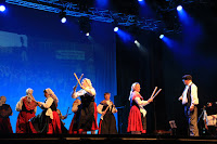 Espectáculo de danzas vascas de la asociaciones de Barakaldo