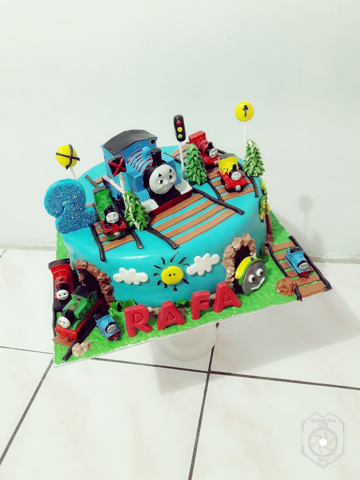 SAGITARIUS CAKE SHOP: KUE ULANG TAHUN THOMAS FONDANT