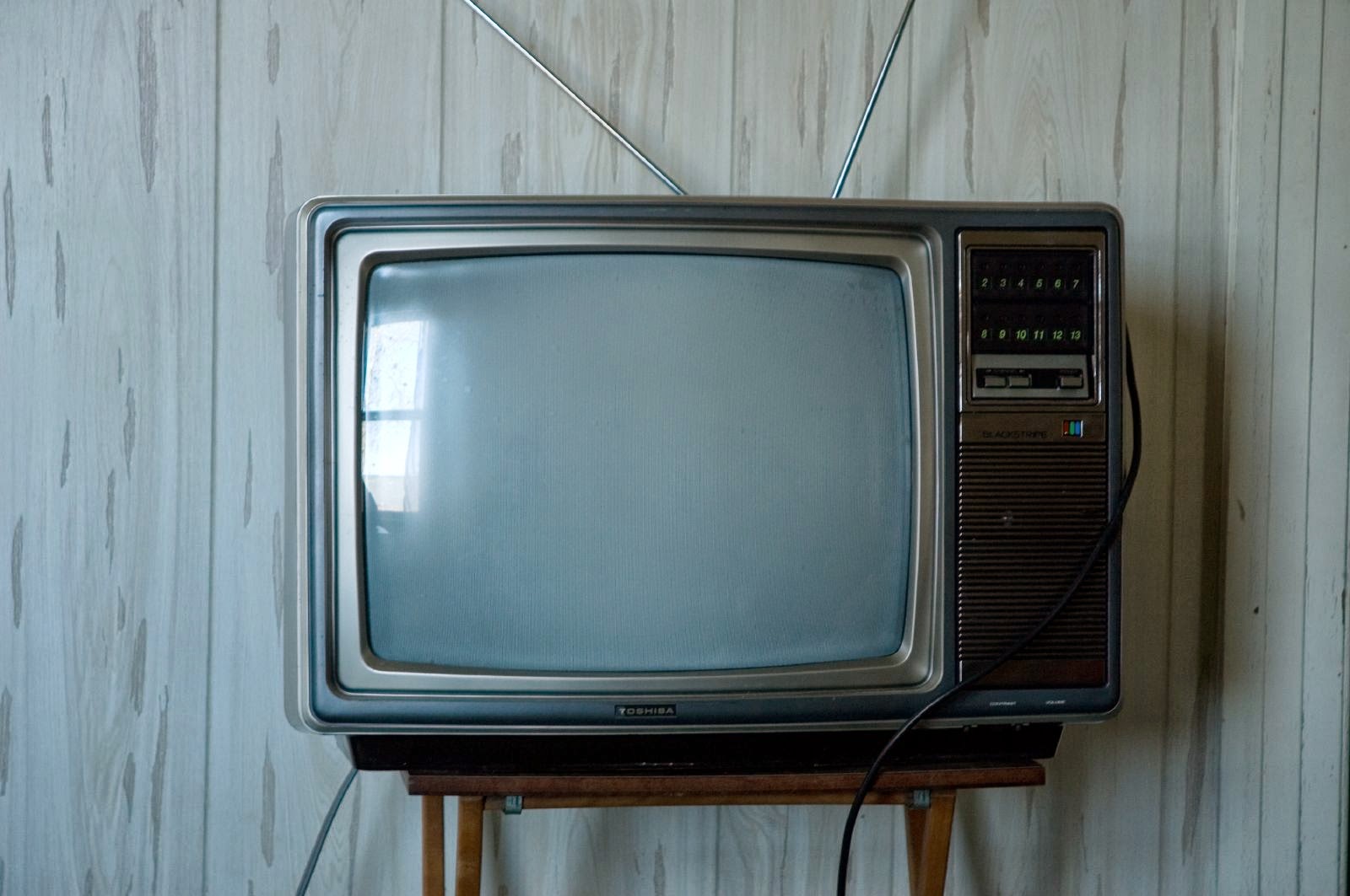 Red Velvetts THE OLD TELEVISION AwakenYourLiteraryMind........By Raphael