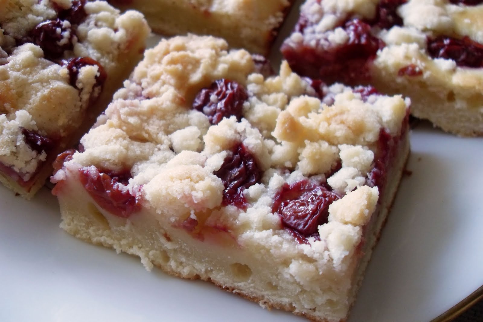 The Adventures of a Level VI Kitchen Wizard: Kirschstreuselkuchen ...