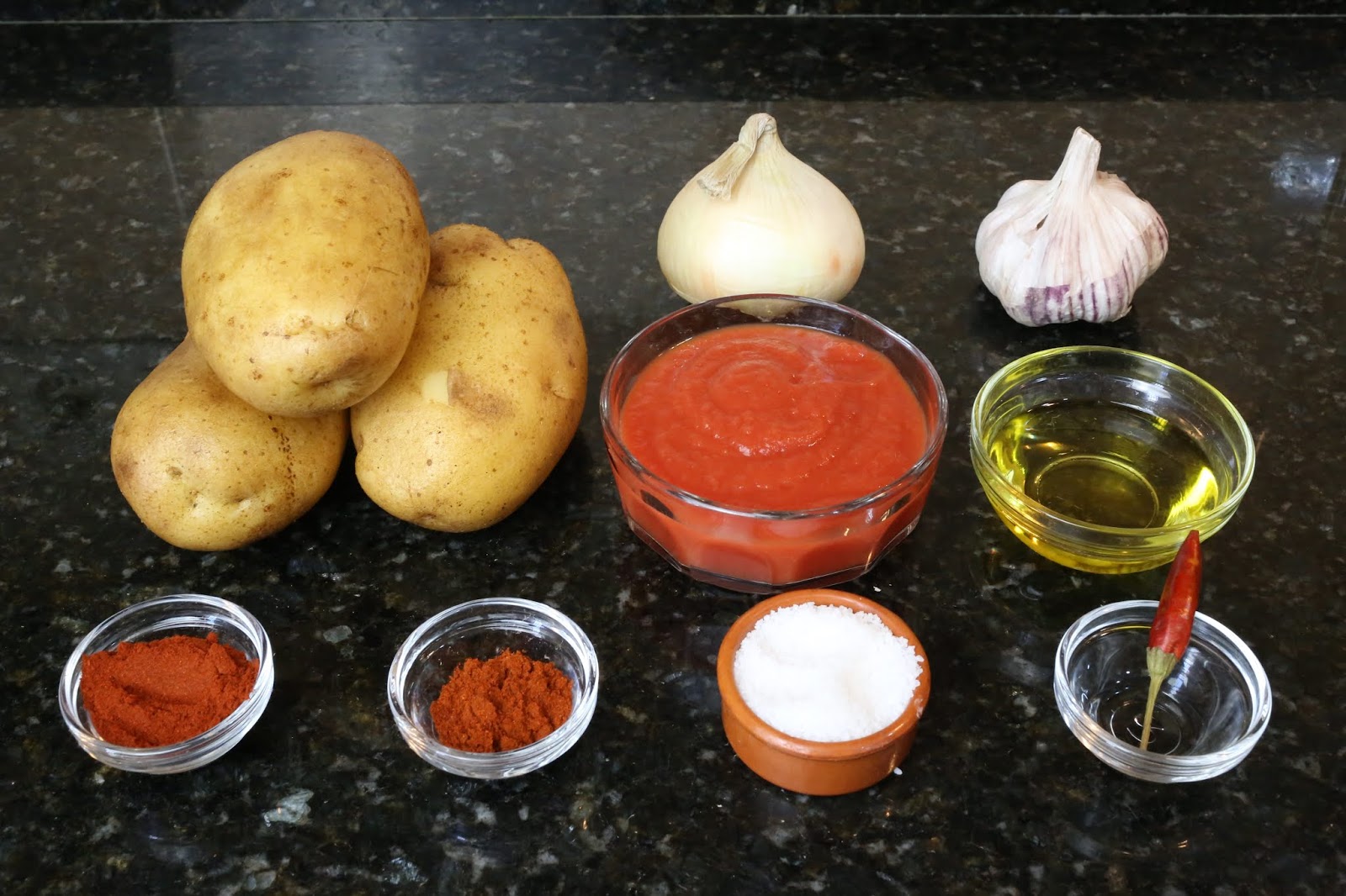 Recetas fáciles de cocina para cocinillas Patatas bravas