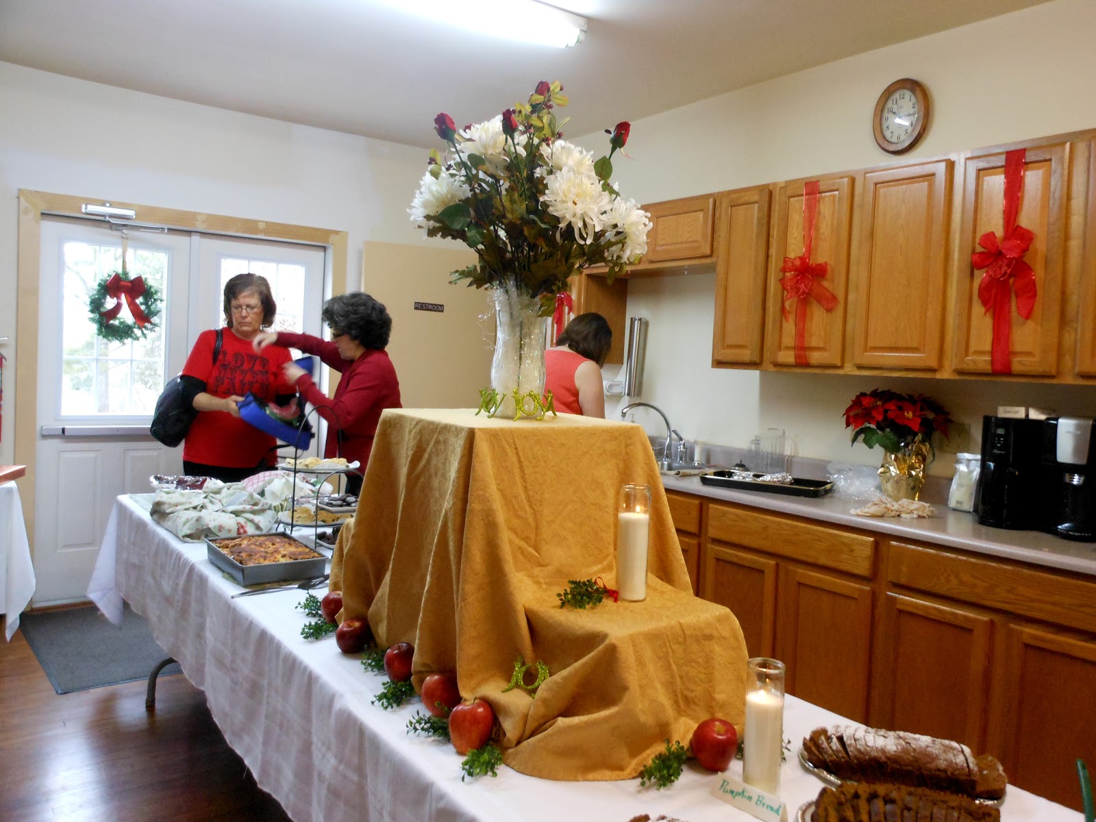 Fun Times....: Christmas Brunch and Church Decorations