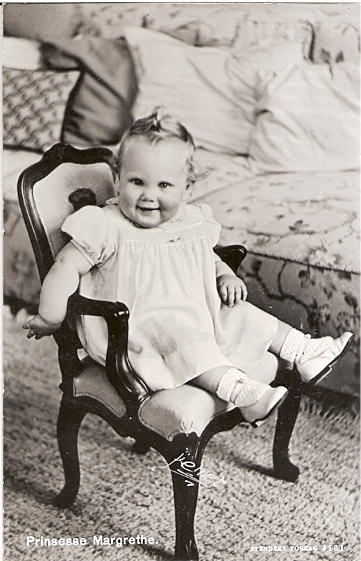 Glucksburg: Child - Margrethe II of Denmark - 1940-50