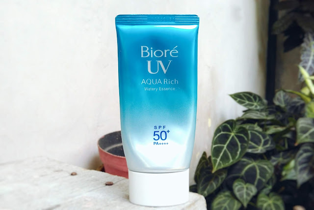 review Biore UV Aqua Rich Watery Essence SPF 50 PA++++