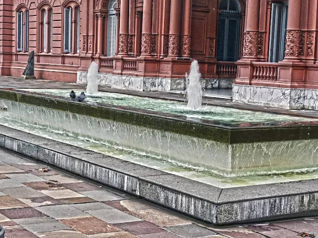 Paisaje Urbano.fuente de Casa Rosada