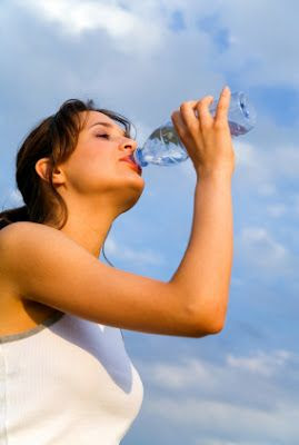 drink water can keep health and keep beauty, even more keep fit.