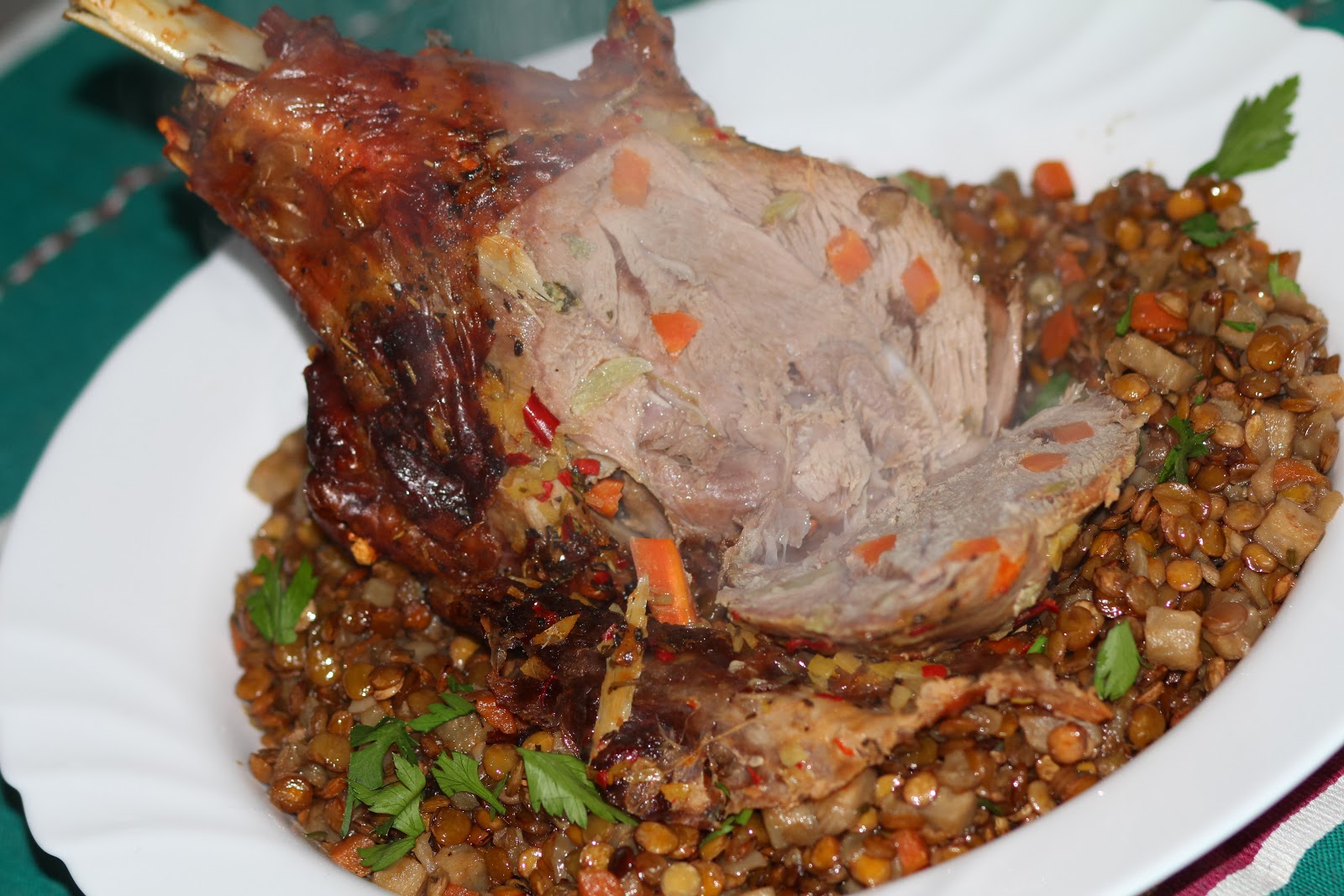 тушения индейки. индейка тушеная. филе индейки тушеное. томленая индейка. бедро индейки тушеное с овощами.