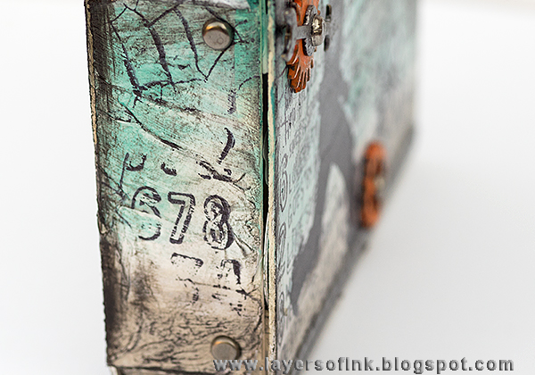 Layers of ink - Suitcase Treasure Tutorial by Anna-Karin with Sizzix dies by Eileen Hull and Tim Holtz Sideshow stamps.