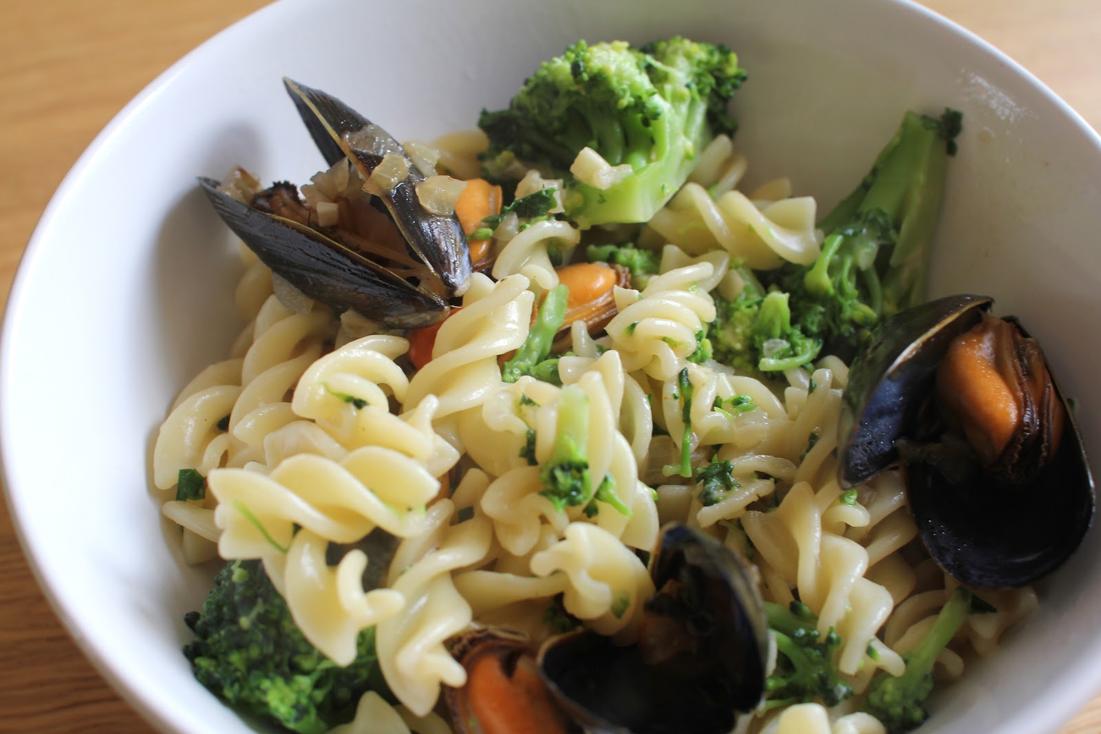 mamacook Mussel and Broccoli Pasta for Toddlers and Adults