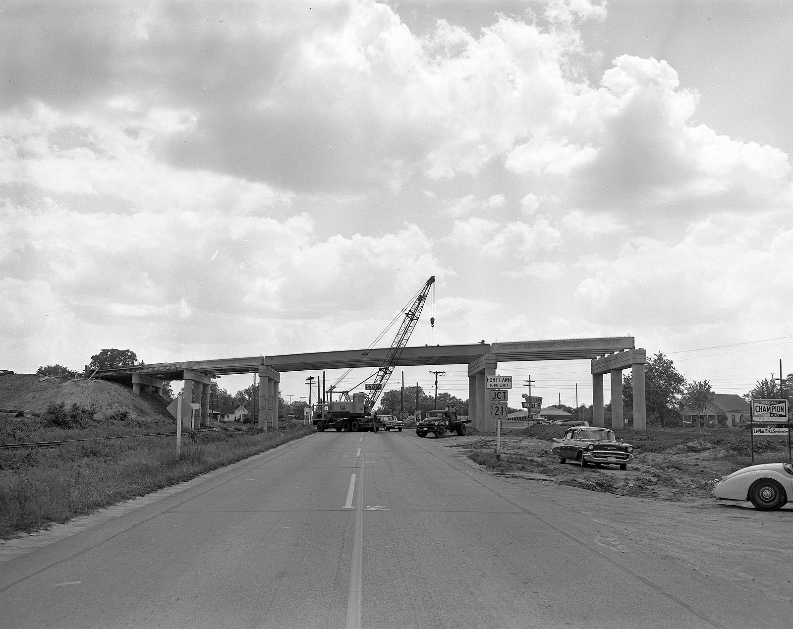 THE LANCASTER ARCHIVE U.S. 21 Bridge Construction Fort Lawn SC 1961