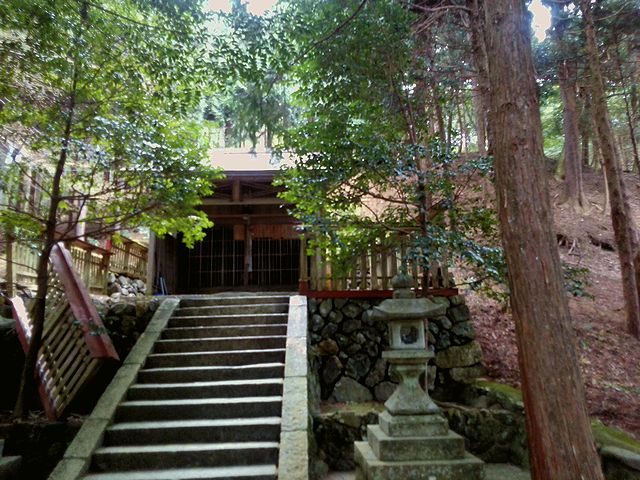 小出石の八幡神社
