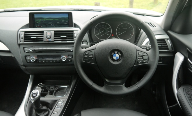 BMW 116d Efficient Dynamics cockpit