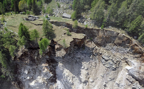 Un giardino di perenni in Ticino Frana il Valegion.